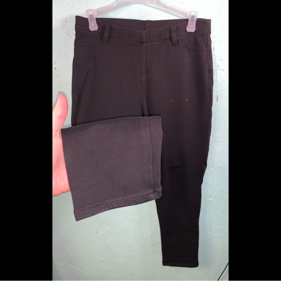 Black Capri Jeggings - Picture 6 of 8